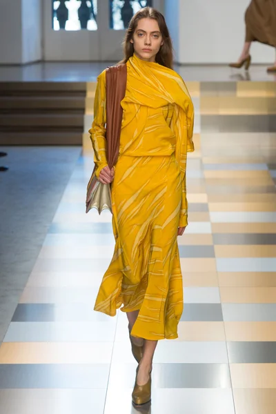 Look 34